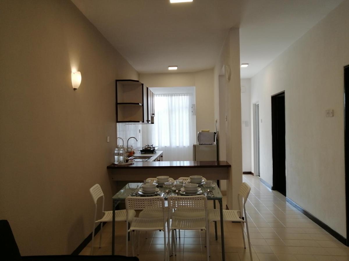 Bayu Emas Apartment By Wellington Resorts باتو فيرينغي المظهر الخارجي الصورة