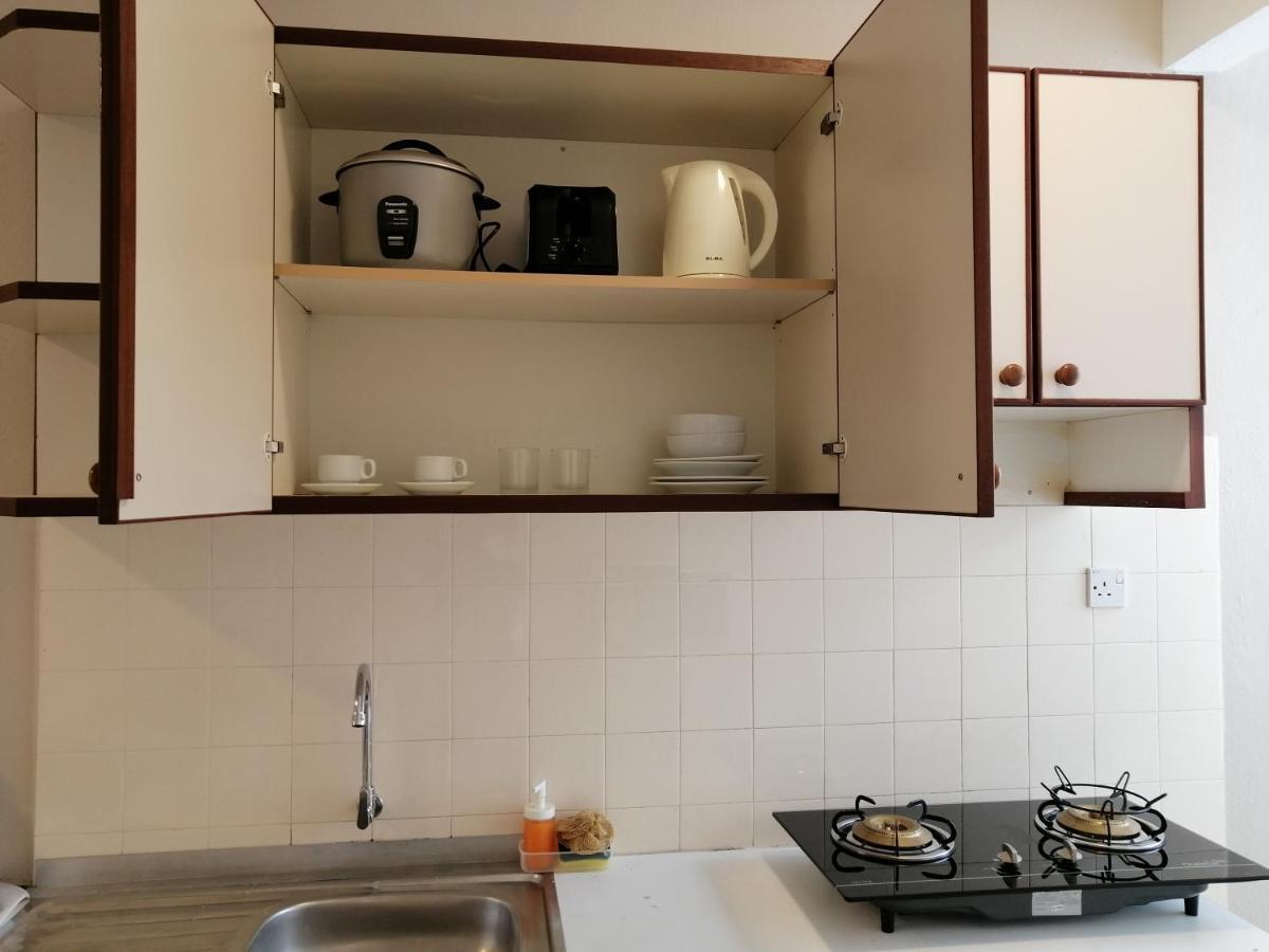 Bayu Emas Apartment By Wellington Resorts باتو فيرينغي المظهر الخارجي الصورة